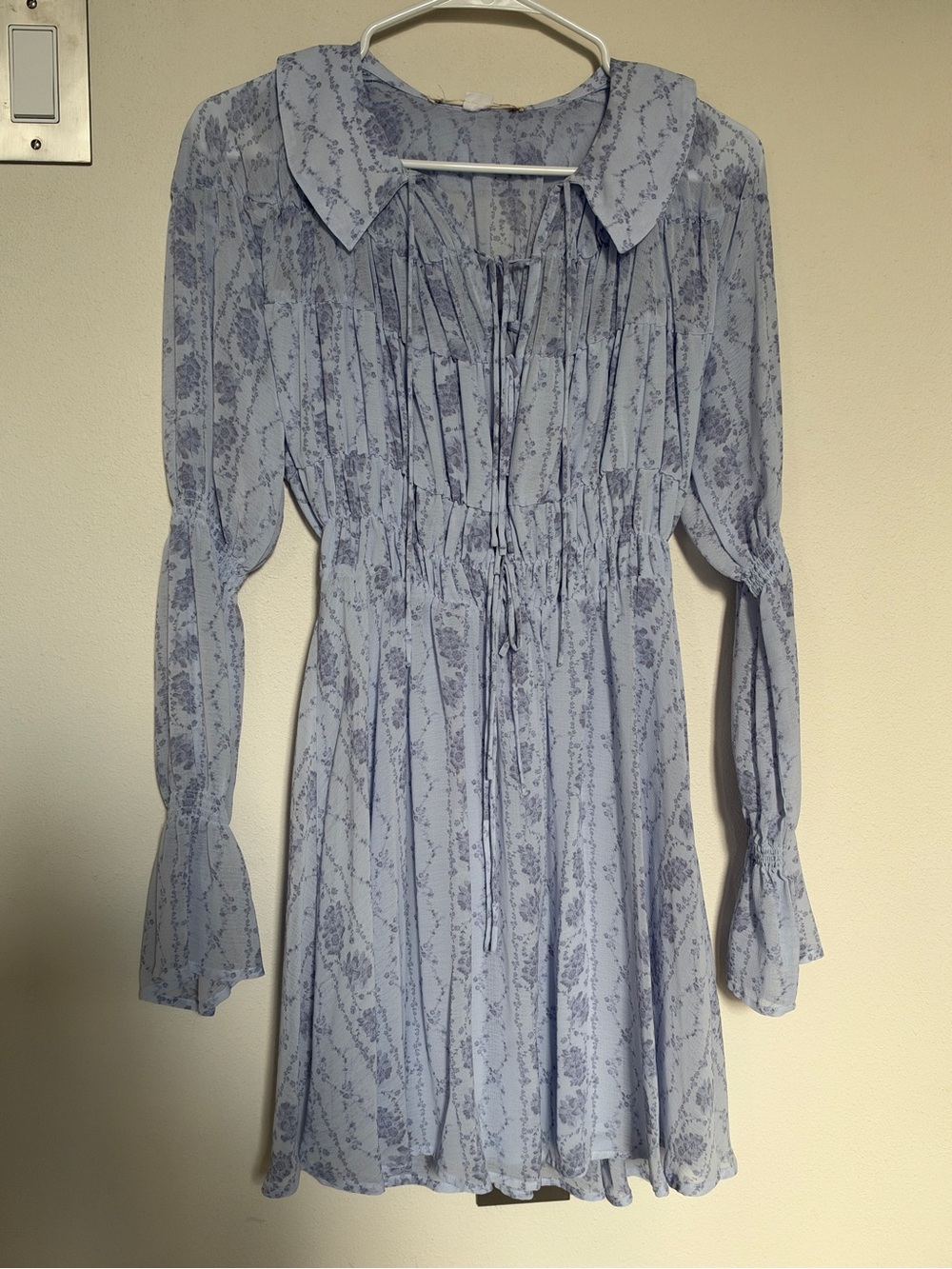 Kimchi Blue Pale Blue Floral Long-Sleeve Tie-Front Dress
